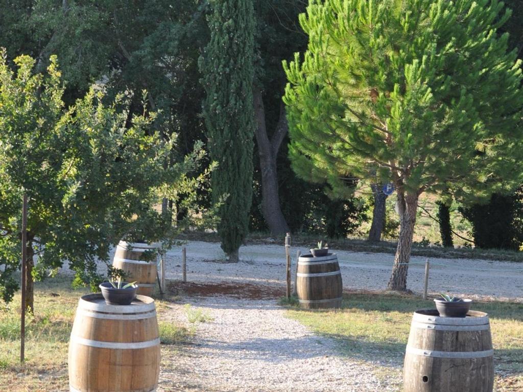 Domaine Saint Victor La Tour-dʼAigues Exterior foto