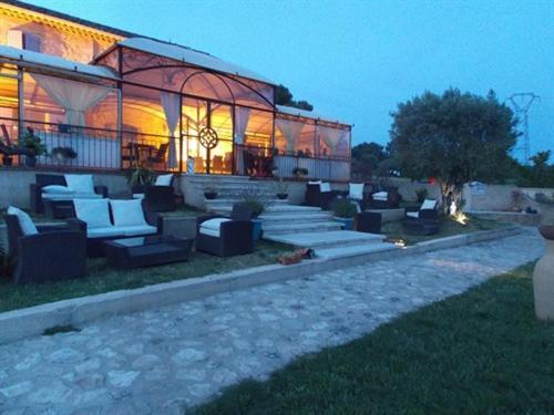 Domaine Saint Victor La Tour-dʼAigues Exterior foto